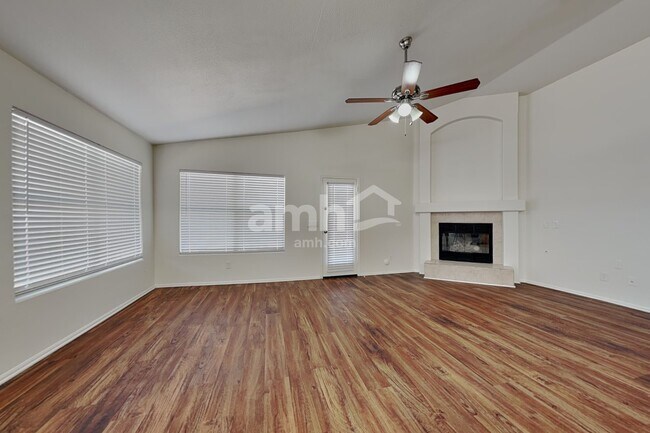 10262 W Patrick Ln Peoria, AZ 85383 photo 5