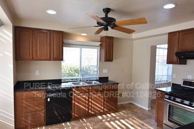 27565 Senna Ct Temecula, CA 92591 photo 5