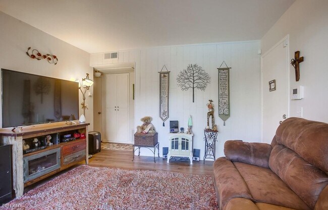 1811 E Grand Ave Escondido, CA 92027 photo 5