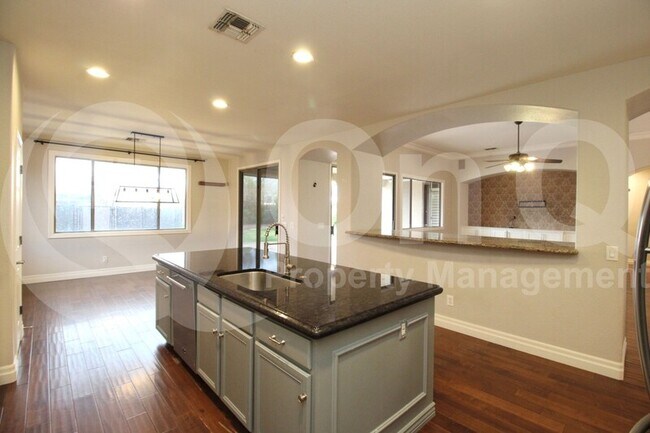453 E Frances Ln Gilbert, AZ 85295 photo 4