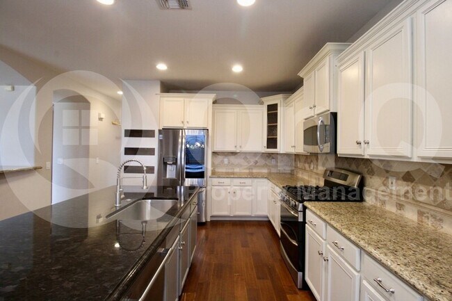 453 E Frances Ln Gilbert, AZ 85295 photo 3