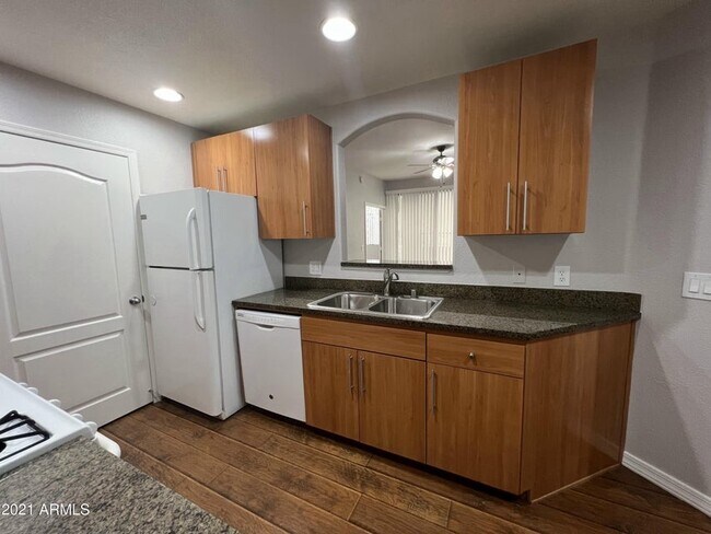 6900 E Princess Dr Phoenix, AZ 85054 photo 2