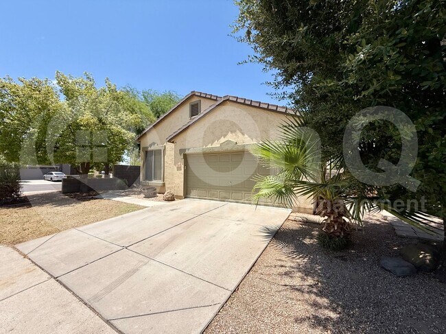 230 N Nash Way Chandler, AZ 85225 photo 2
