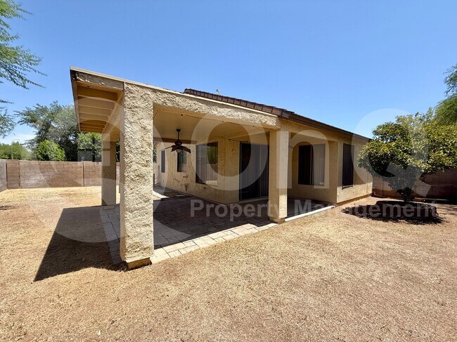 230 N Nash Way Chandler, AZ 85225 photo 4
