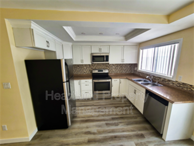 3405 Los Mochis Way Oceanside, CA 92056 photo 4