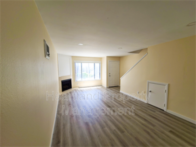 3405 Los Mochis Way Oceanside, CA 92056 photo 2