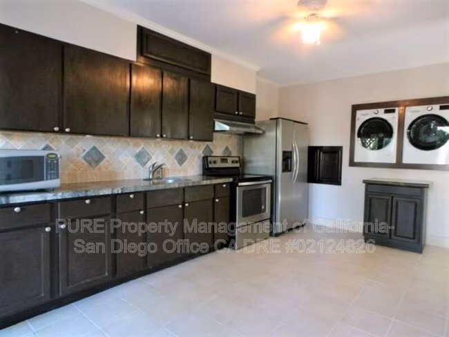 1049 Anza Ave Vista, CA 92084 photo 3