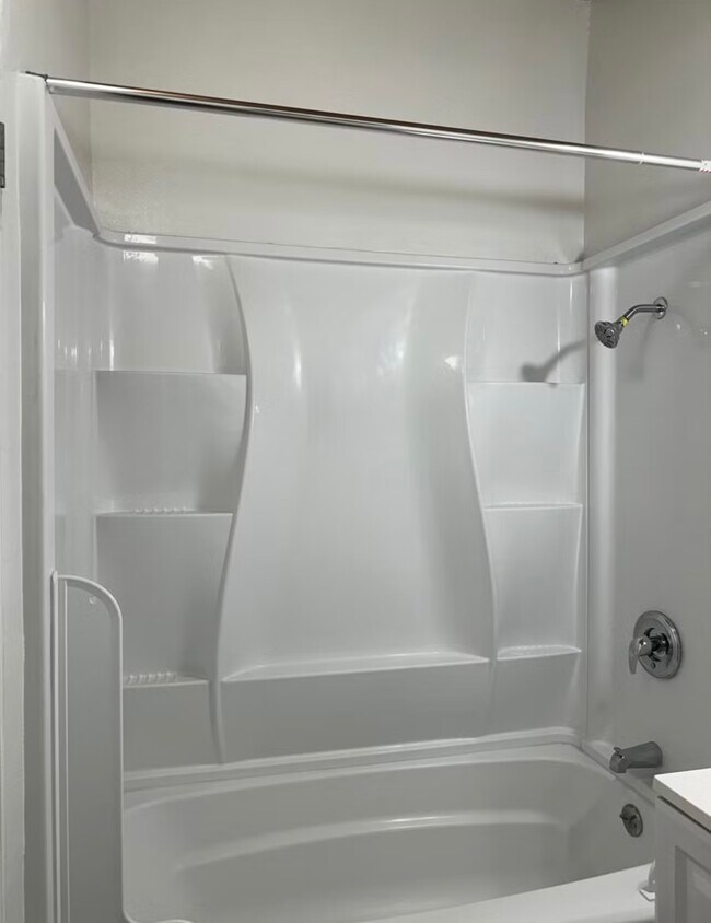 626 66th St San Diego, CA 92114 photo 4