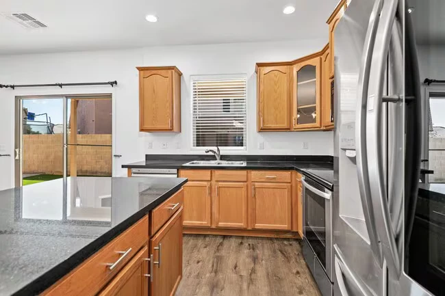 15828 N 73rd Ln Peoria, AZ 85382 photo 3