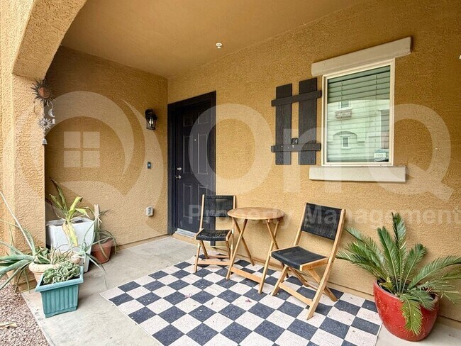 240 W Juniper Ave Gilbert, AZ 85234 photo 2