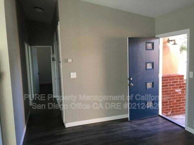 321 Dahlia Ave Imperial Beach, CA 91932 photo 4