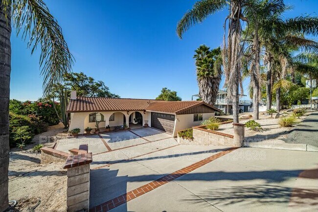 415 Sheridan Ave Escondido, CA 92026 photo 2