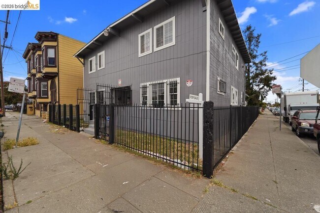 400 Bissell Ave Richmond, CA 94801 photo 3