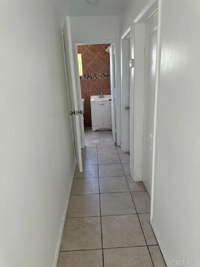 3670 Ocean View Blvd San Diego, CA 92113 photo 4