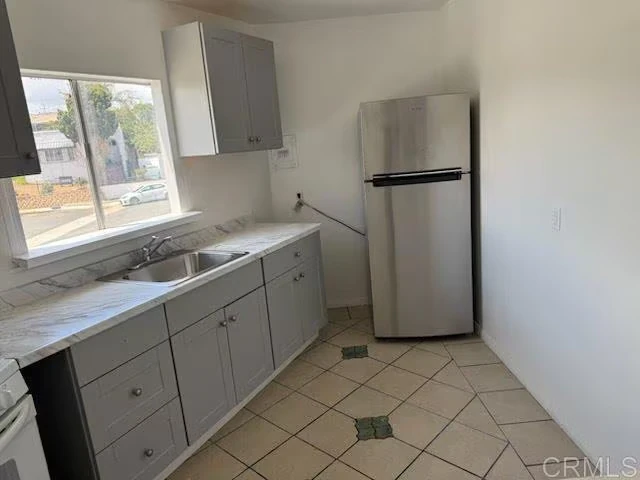 3670 Ocean View Blvd San Diego, CA 92113 photo 3