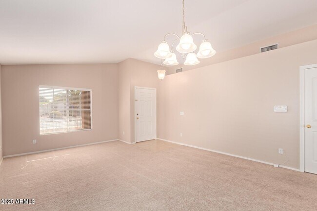 3570 S Moccasin Trail Gilbert, AZ 85297 photo 3