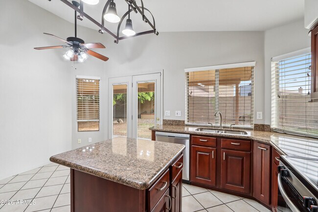 8834 W Jennifer Rose Ct Peoria, AZ 85345 photo 5