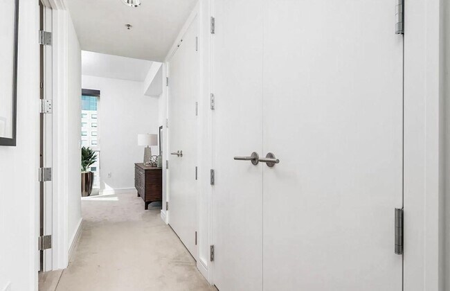 631 Folsom St San Francisco, CA 94107 photo 3