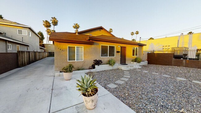 4831 Art St San Diego, CA 92115 photo 2