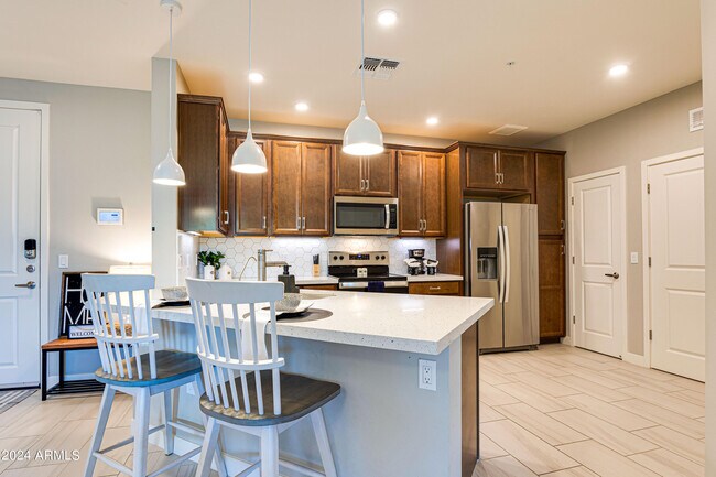 2511 W Queen Creek Rd Chandler, AZ 85248 photo 4