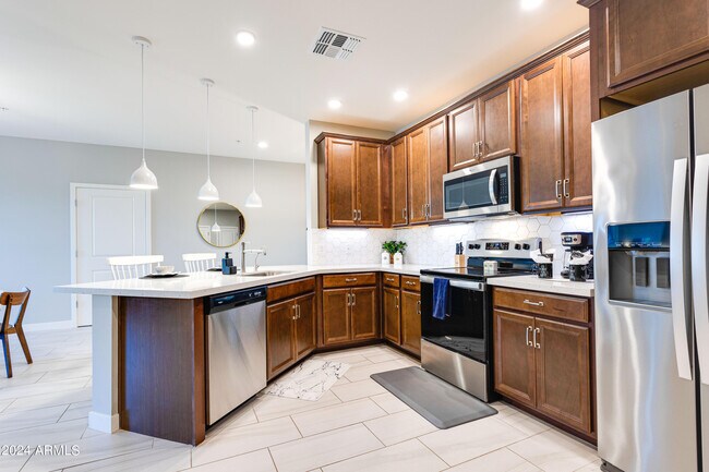 2511 W Queen Creek Rd Chandler, AZ 85248 photo 5