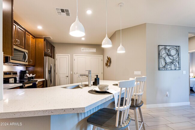 2511 W Queen Creek Rd Chandler, AZ 85248 photo 2