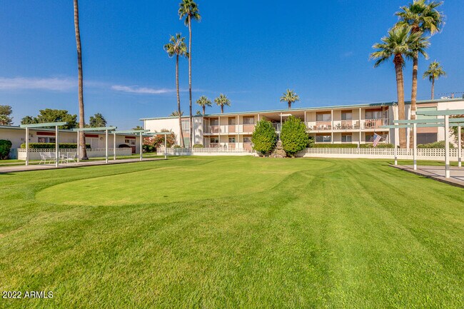 1273 E Maryland Ave Phoenix, AZ 85014 photo 2