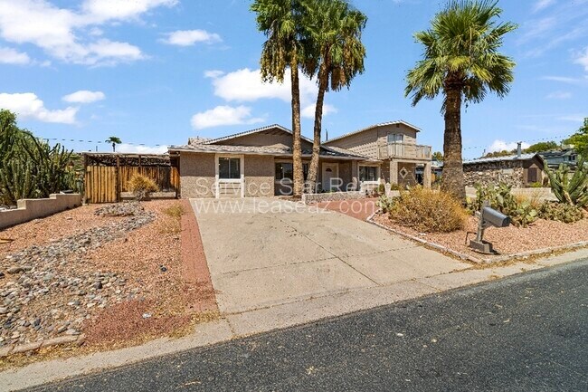 1422 E Yucca St Phoenix, AZ 85020 photo 2