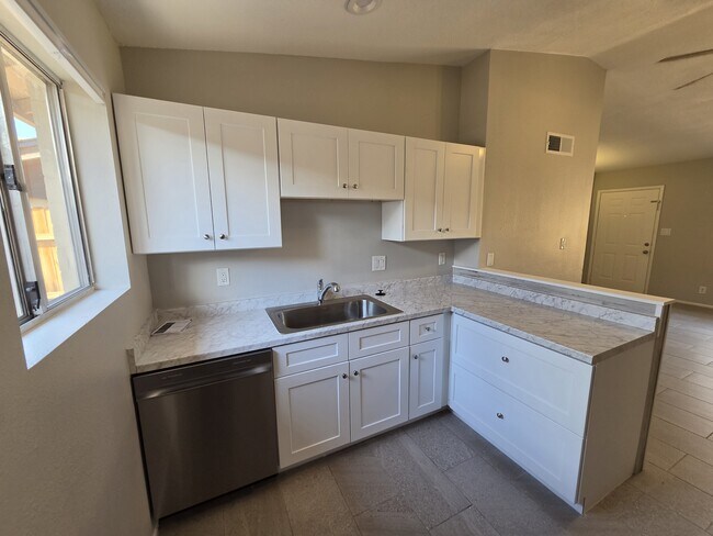 6245 E Glencove Cir Mesa, AZ 85205 photo 4
