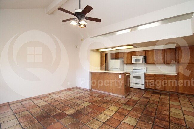 1432 W Emerald Ave Mesa, AZ 85202 photo 4