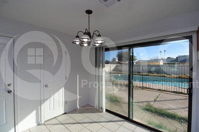 1735 W Bluefield Ave Phoenix, AZ 85023 photo 4