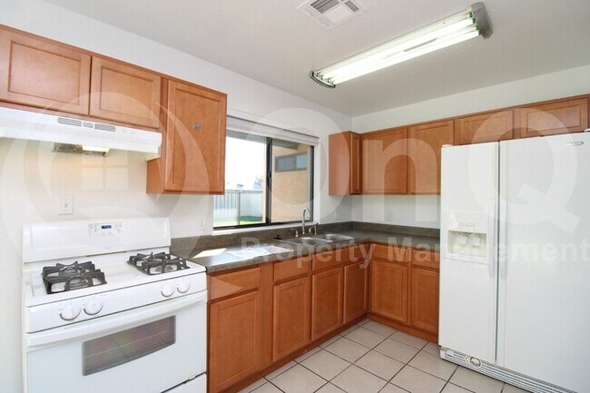 1735 W Bluefield Ave Phoenix, AZ 85023 photo 2