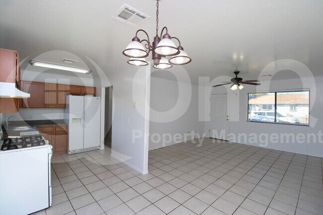 1735 W Bluefield Ave Phoenix, AZ 85023 photo 3