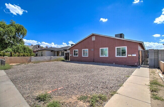 1501 E Roosevelt St Phoenix, AZ 85006 photo 5