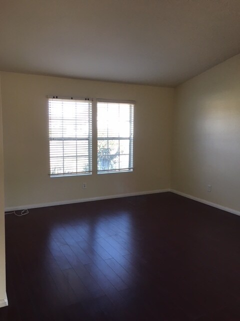 369 Via Metates Oceanside, CA 92057 photo 4