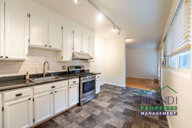 2074 Fifth Ave San Rafael, CA 94901 photo 4