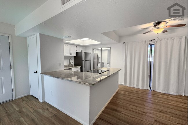 2320 N 52nd St Phoenix, AZ 85008 photo 5