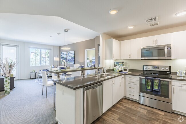 Torrey Gardens Apartments photo 2