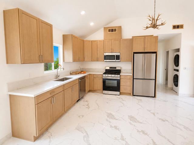 8327 Winter Gdns Blvd Lakeside, CA 92040