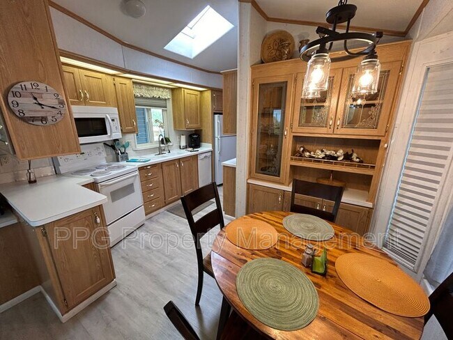 17200 W Bell Rd Surprise, AZ 85374 photo 4