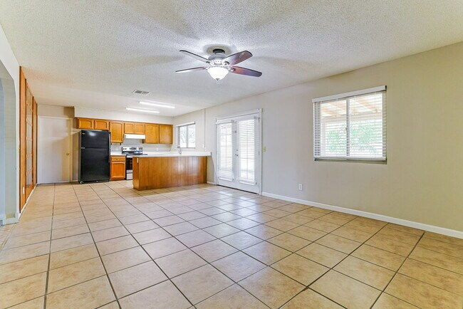562 W Highland St Chandler, AZ 85225 photo 5