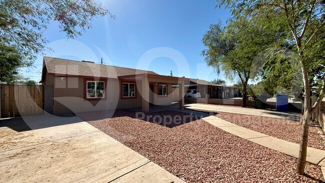 3027 W Coronado Rd Phoenix, AZ 85009 photo 3