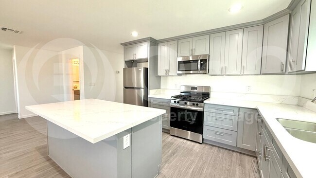 3027 W Coronado Rd Phoenix, AZ 85009 photo 5