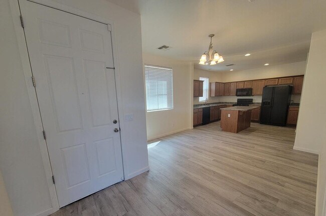 7226 S 48th Glen Phoenix, AZ 85339 photo 3