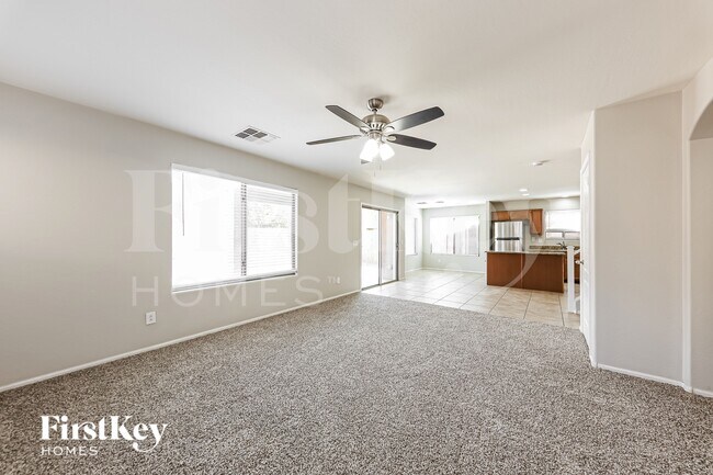 7572 W Charter Oak Rd Peoria, AZ 85381 photo 4