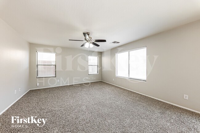 7572 W Charter Oak Rd Peoria, AZ 85381 photo 2