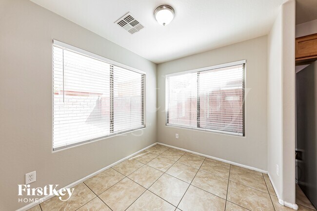 7572 W Charter Oak Rd Peoria, AZ 85381 photo 5