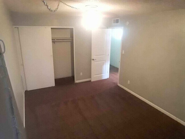 4617 E Jones Ave Phoenix, AZ 85040 photo 4