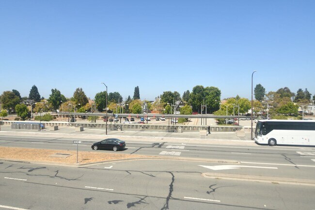 3061-3061 Adeline St Berkeley, CA 94703 photo 5