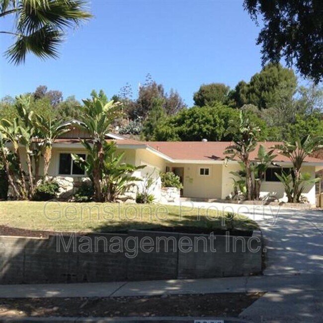 5220 Joan Ct San Diego, CA 92115 photo 2
